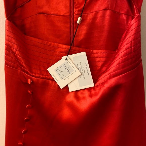 Dress - Picture 3 of 6